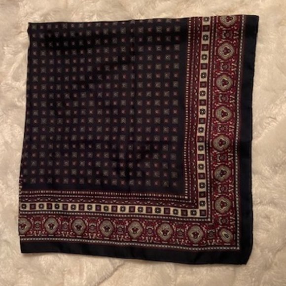 2/$40 Unbranded Ladies Polyester Kerchief Made in Italy - Picture 6 of 7